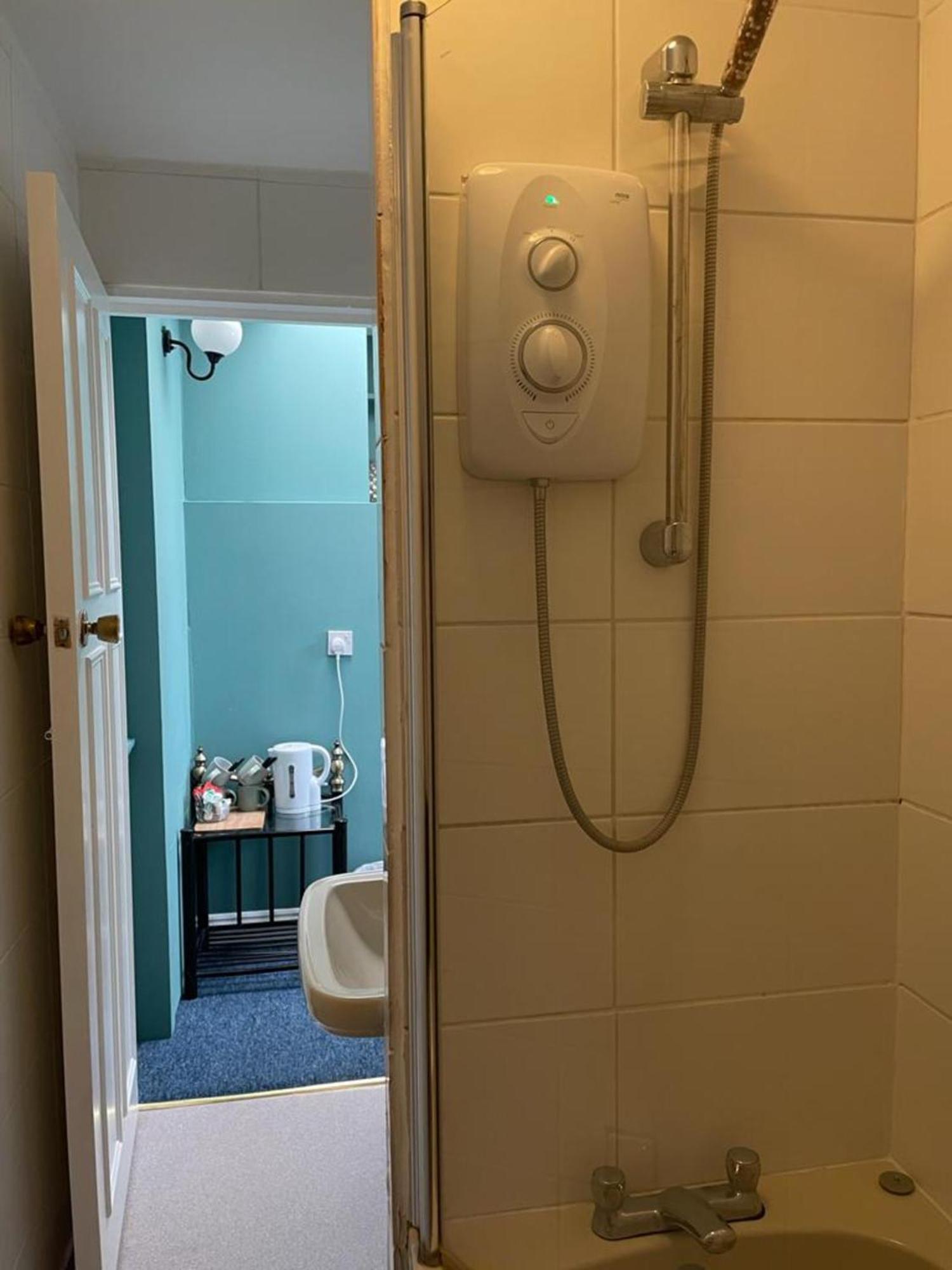 Lamp Post Villa Guest House Bath Esterno foto